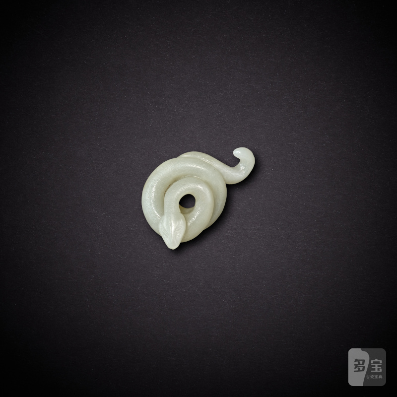 A white jade snake, Qing dynasty, 18th - 19th century | 清十八至十九世紀 白玉蛇